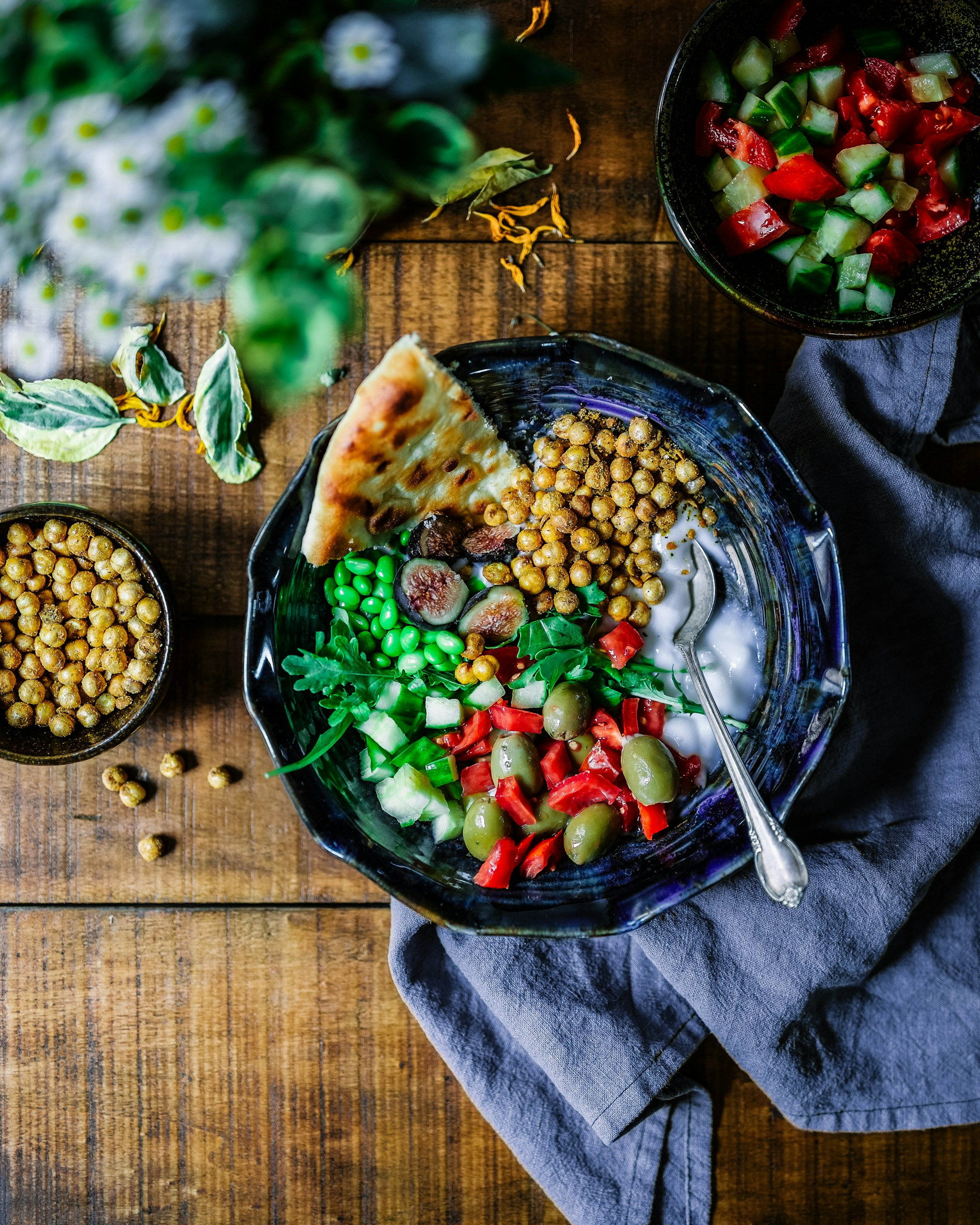 Vegan Living Made Easy: Health Benefits, Recipes & Tips
